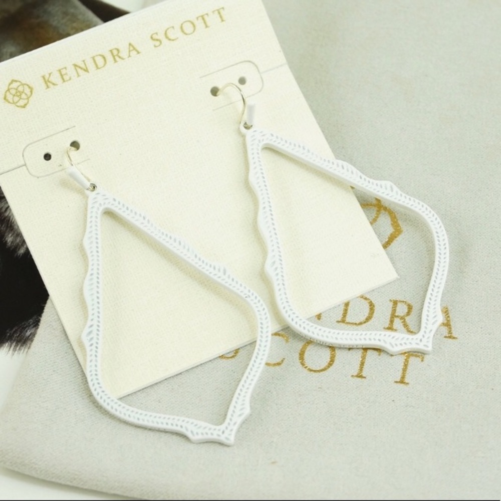 ✨NWOT Kendra Scott Sophee earrings ✨